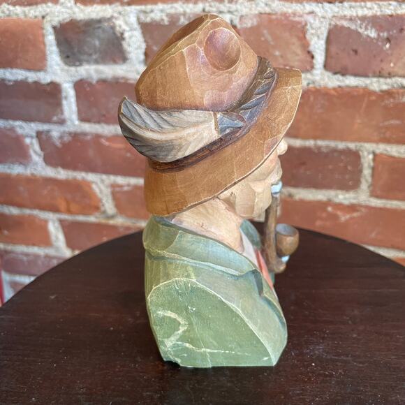 1970 Hand-Carved Bavarian Wood Bust – Garmisch-Partenkirchen, Germany - Picture 3 of 5